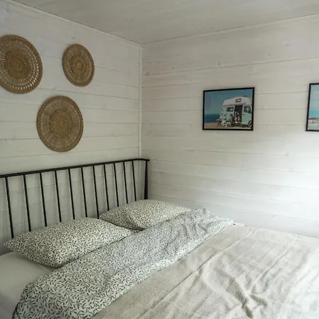 Klimatyzowane Premium - Maszoperia Sun4hel - Letnia Baza Snowshow Na Polwyspie Helskim ホステル ヤスタルニャ