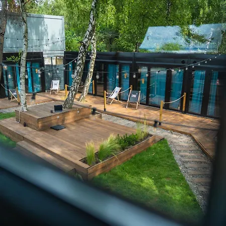 ホステル Klimatyzowane Premium - Maszoperia Sun4hel - Letnia Baza Snowshow Na Polwyspie Helskim ヤスタルニャ