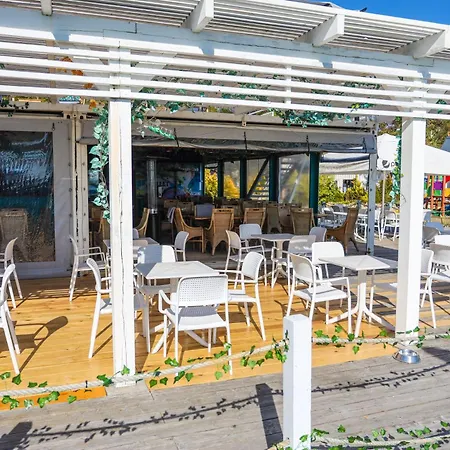 Klimatyzowane Premium - Maszoperia Sun4hel - Letnia Baza Snowshow Na Polwyspie Helskim Hostel Jastarnia