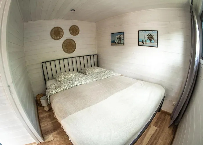 Klimatyzowane Premium - Maszoperia Sun4hel - Letnia Baza Snowshow Na Polwyspie Helskim Hostel Jastarnia