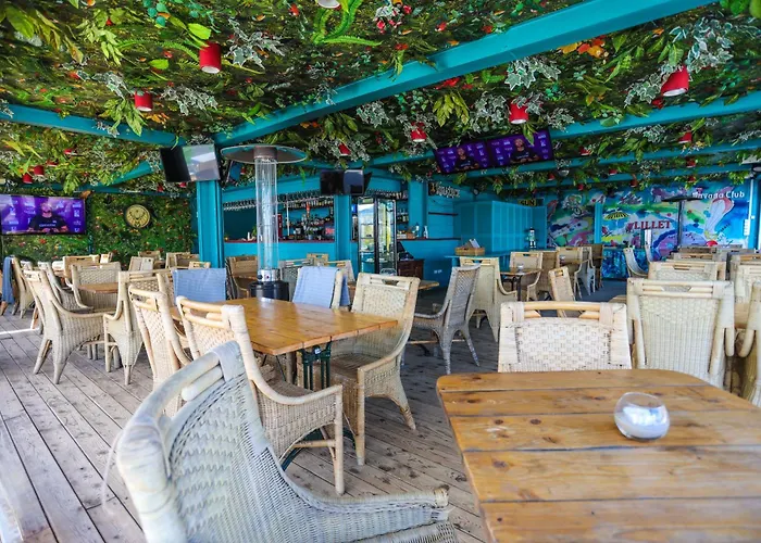 Klimatyzowane Premium - Maszoperia Sun4hel - Letnia Baza Snowshow Na Polwyspie Helskim Hostel *