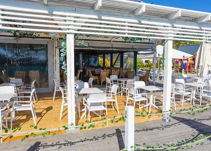 Klimatyzowane Premium - Maszoperia Sun4hel - Letnia Baza Snowshow Na Polwyspie Helskim Hostel Jastarnia